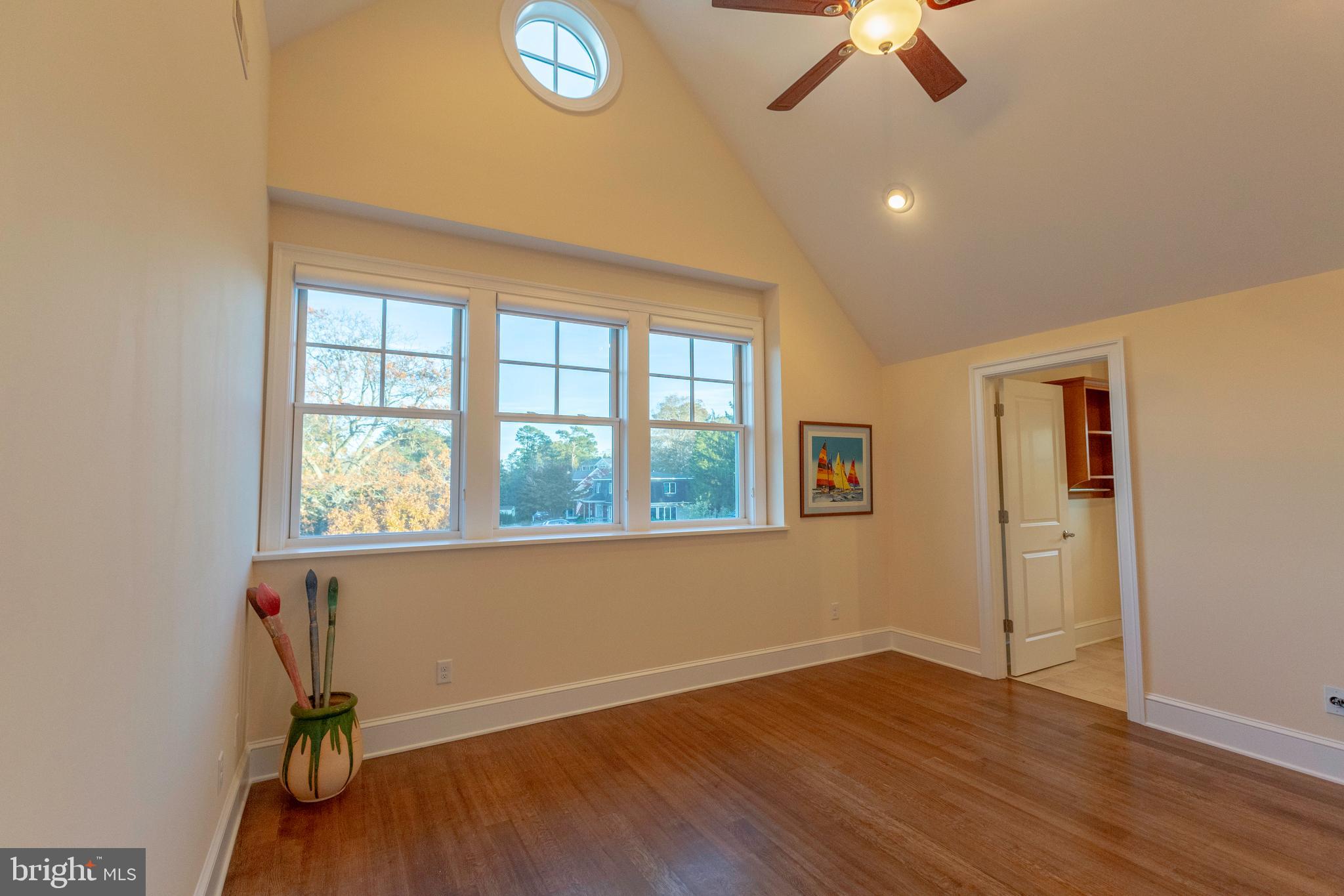 SILVER LAKE SHORES - Residential