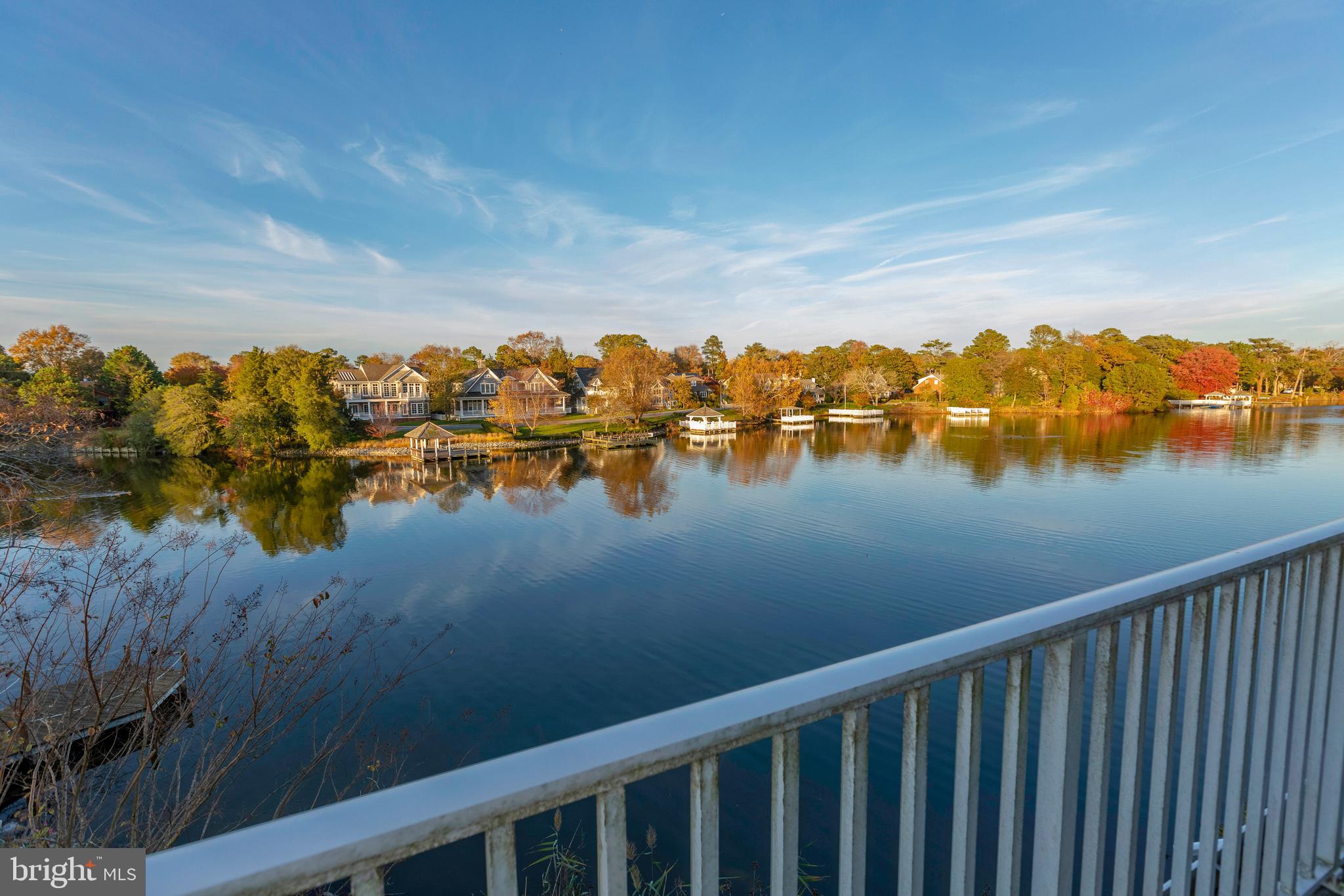 SILVER LAKE SHORES - Residential