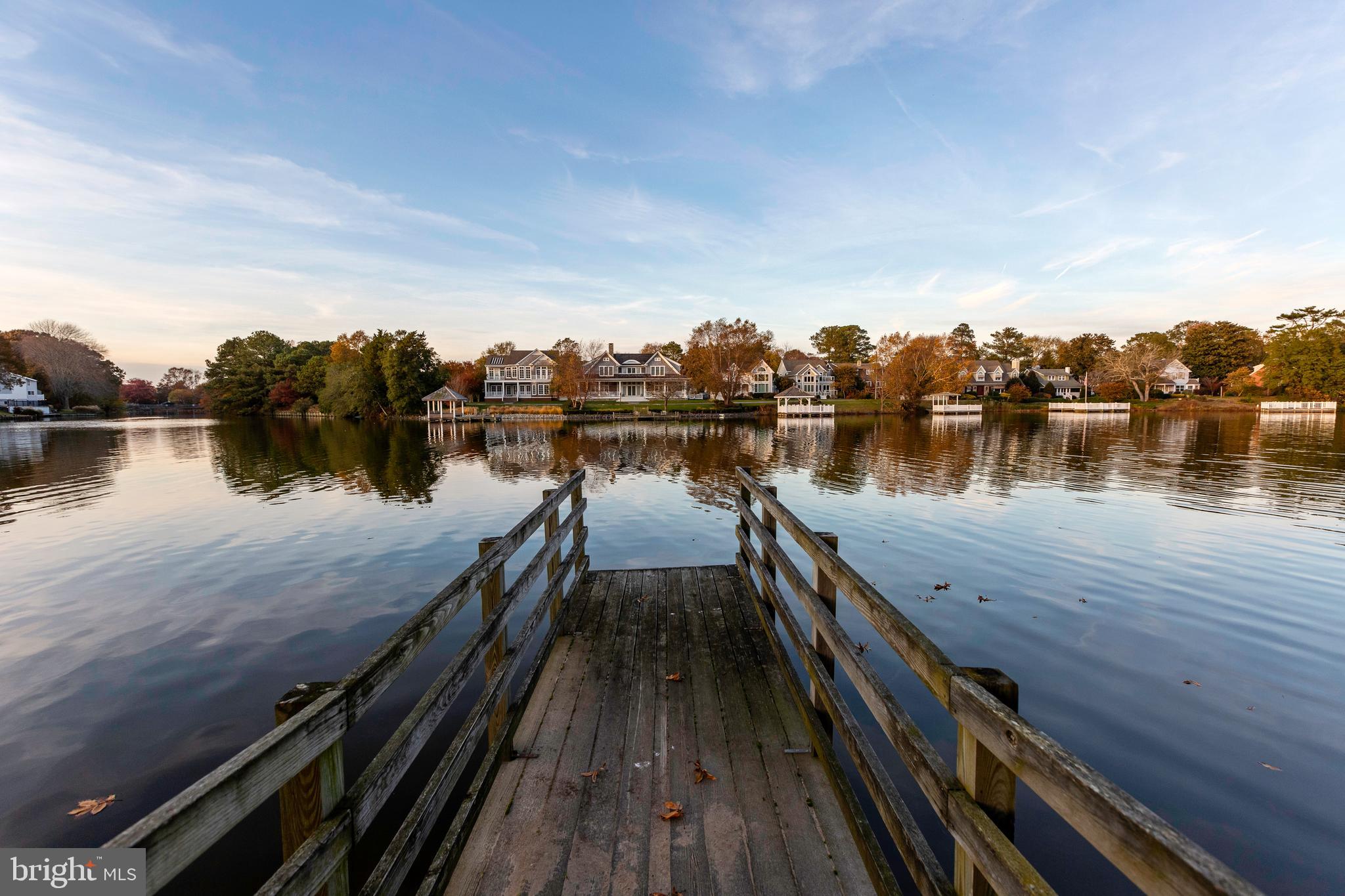 SILVER LAKE SHORES - Residential