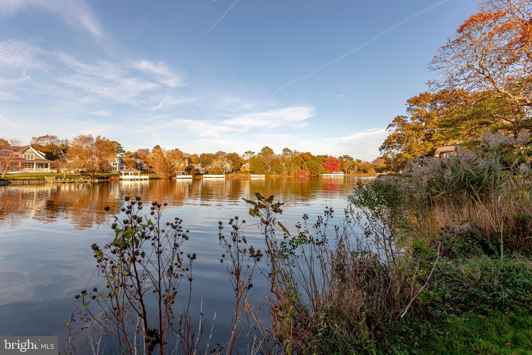 SILVER LAKE SHORES - Residential