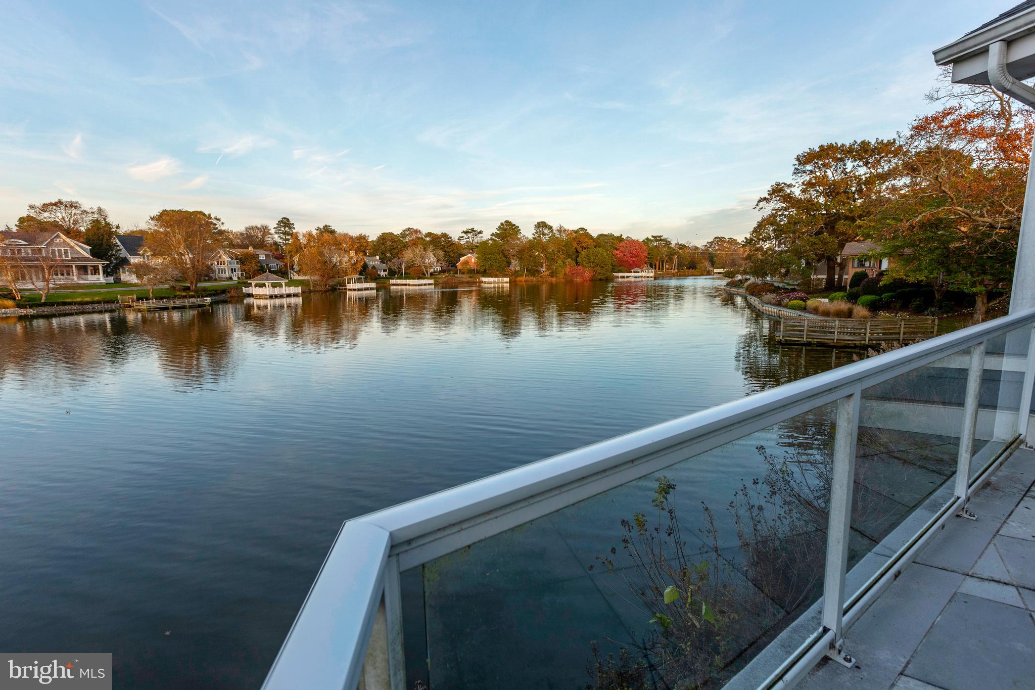 SILVER LAKE SHORES - Residential