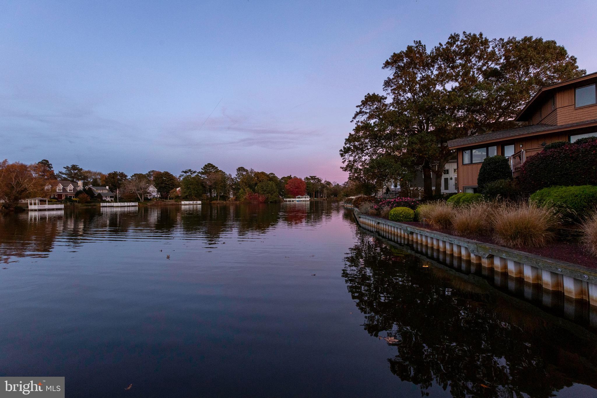 SILVER LAKE SHORES - Residential
