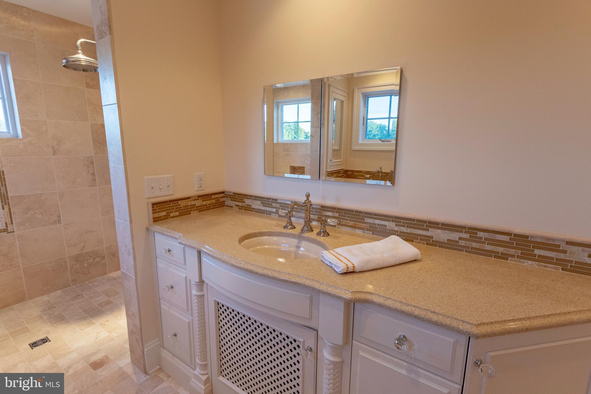 SILVER LAKE SHORES - Residential