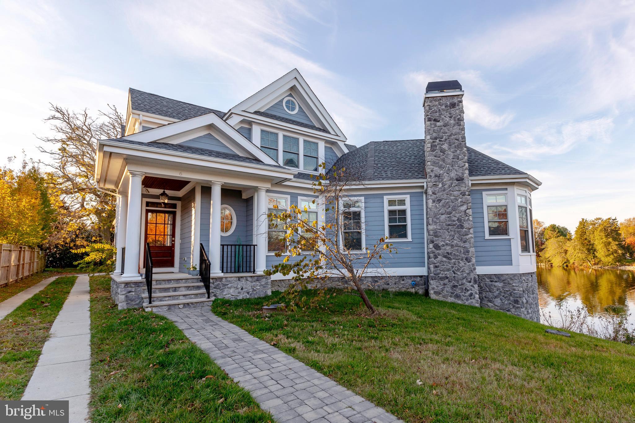 SILVER LAKE SHORES - Residential