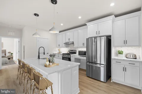 23640 Bolton Crescent Terrace Unit 13-204, Ashburn, VA MLS: VALO2109336