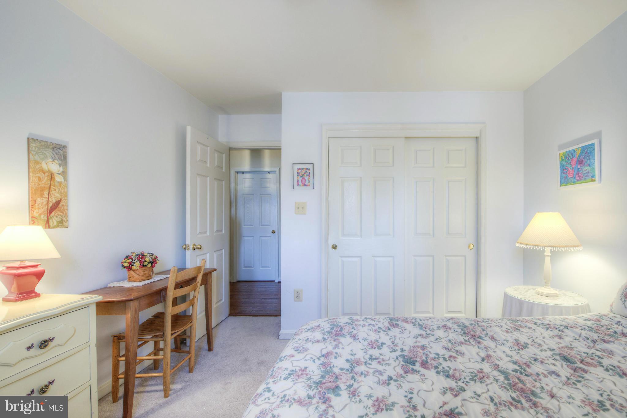 HAMPTON OAKS - Residential