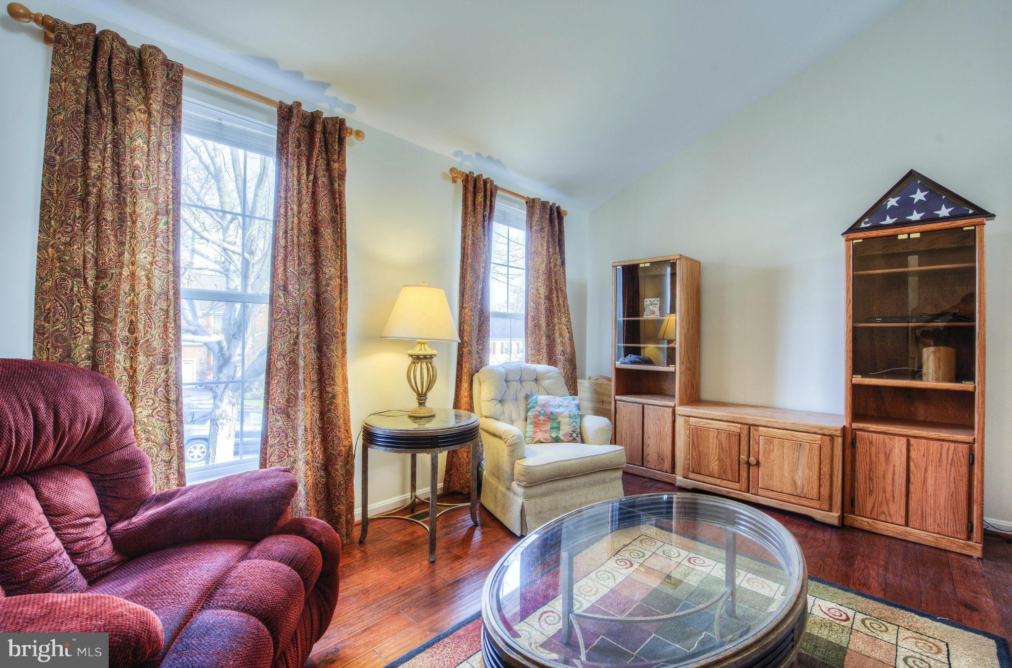 HAMPTON OAKS - Residential