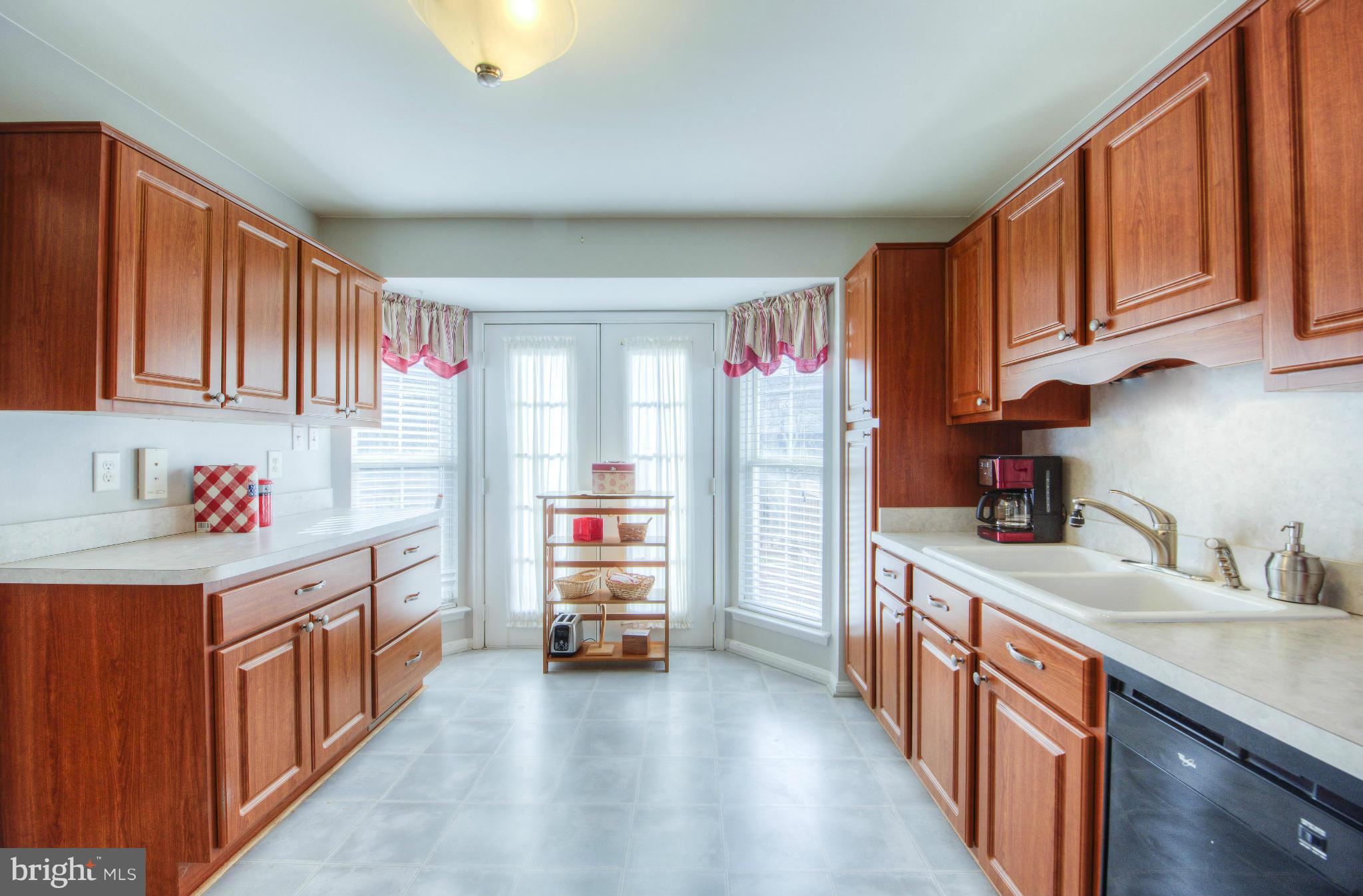 HAMPTON OAKS - Residential