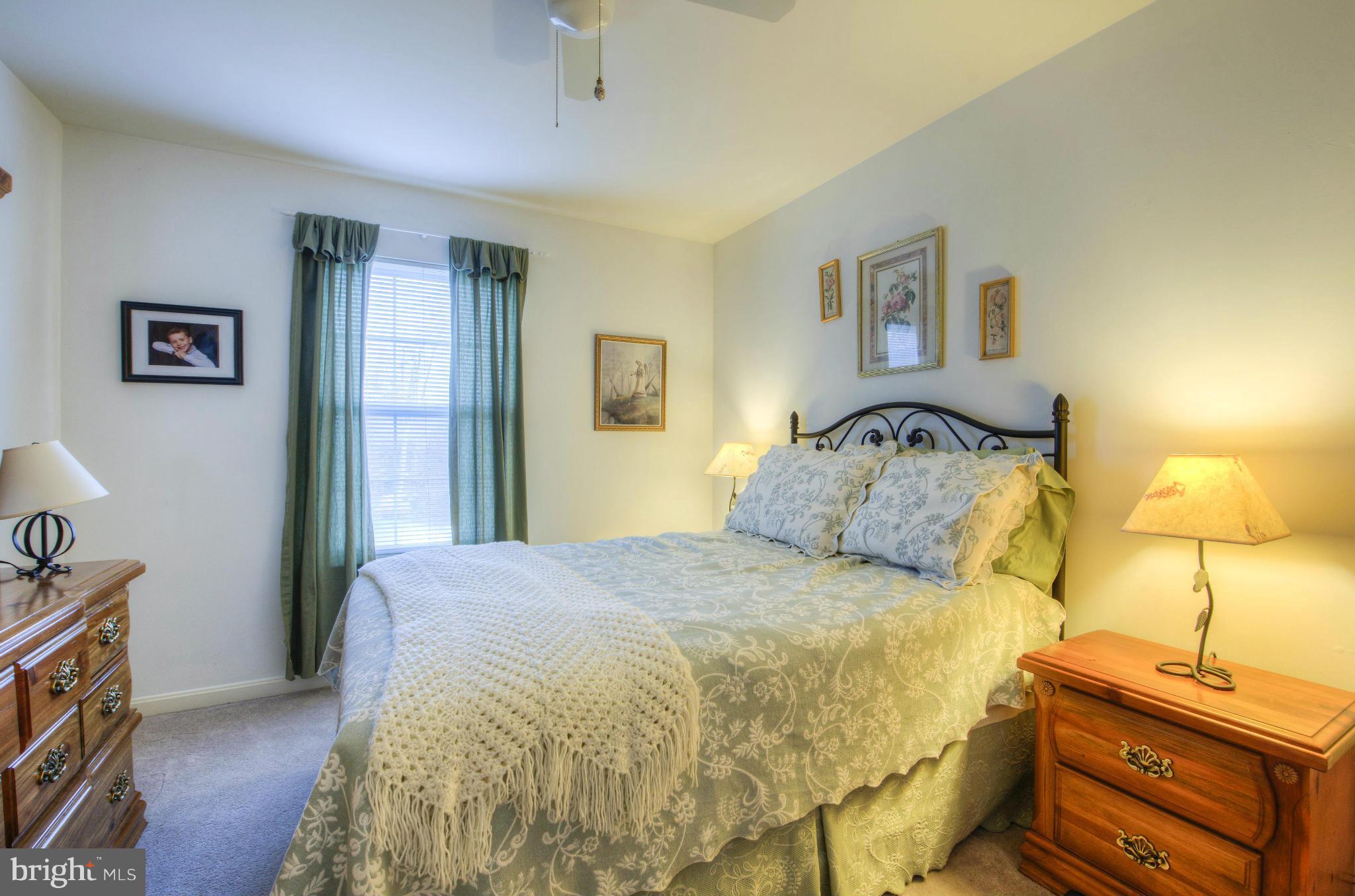 HAMPTON OAKS - Residential