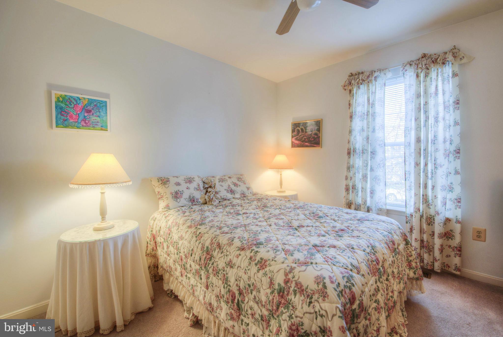 HAMPTON OAKS - Residential