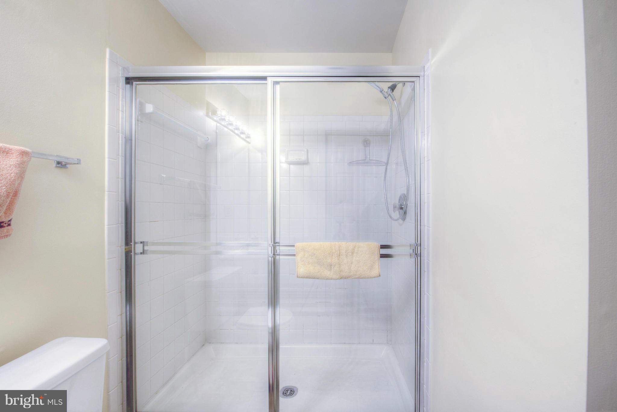 HAMPTON OAKS - Residential