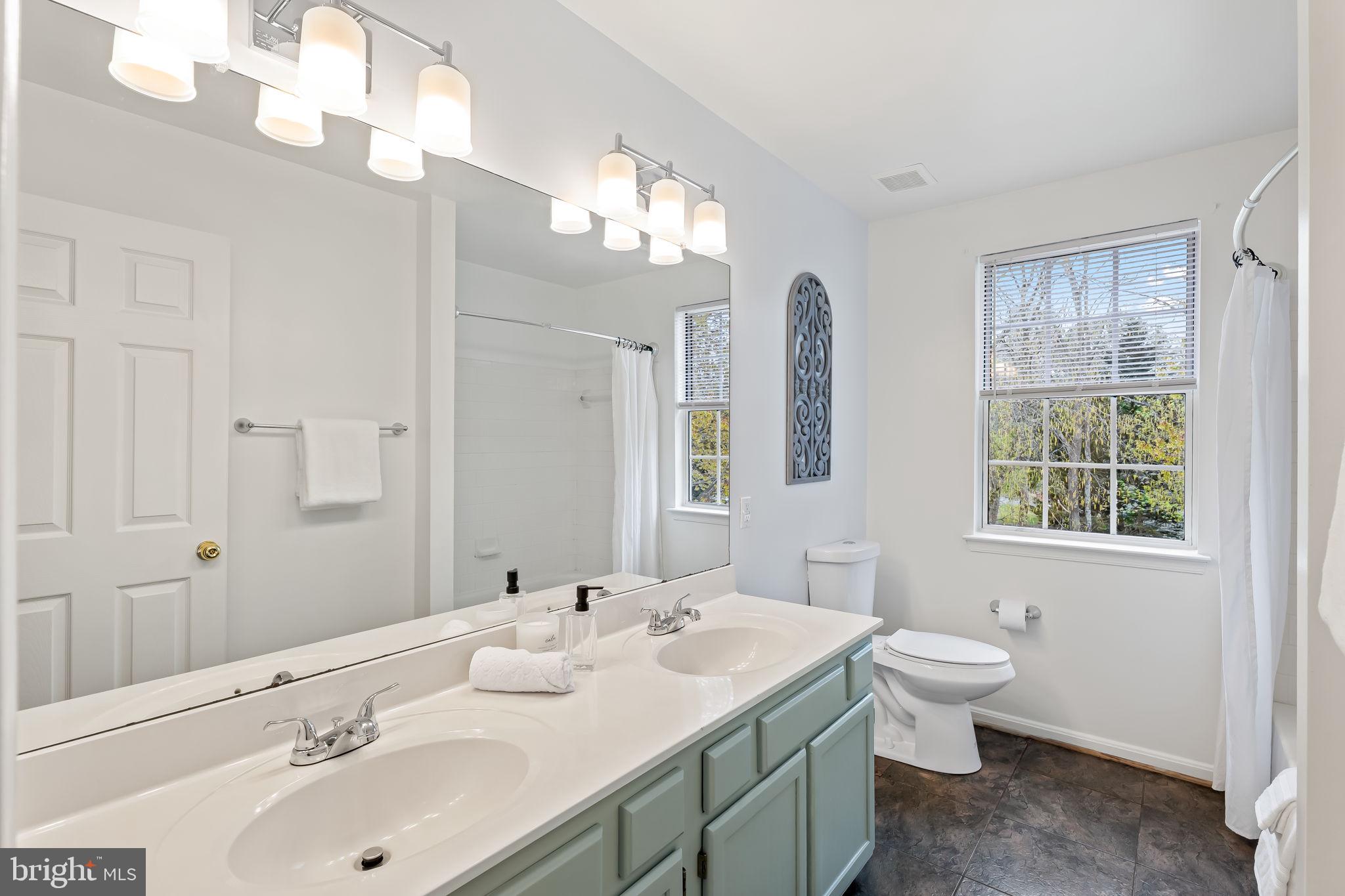 MEADOWLAND - Residential