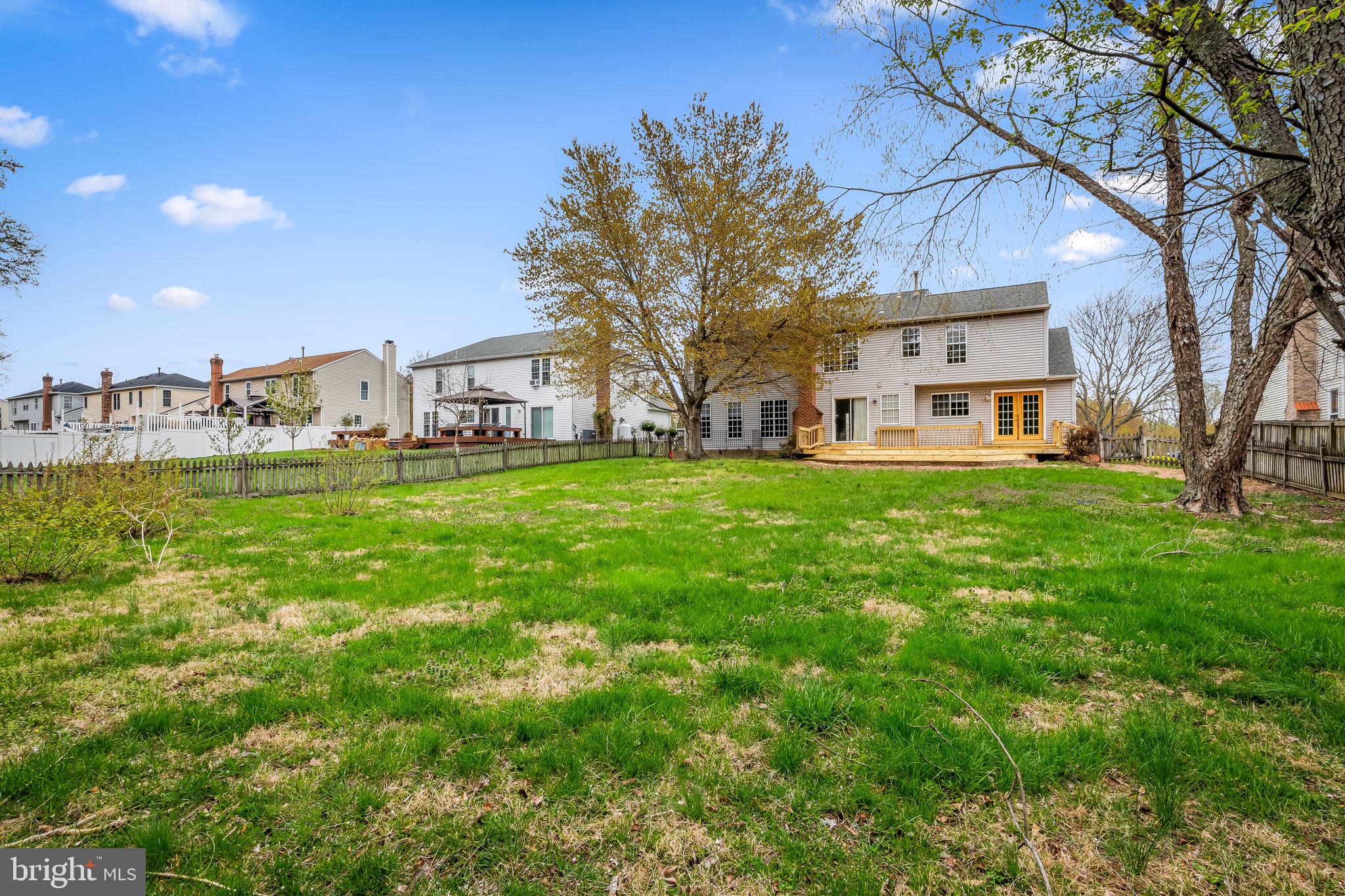 MEADOWLAND - Residential