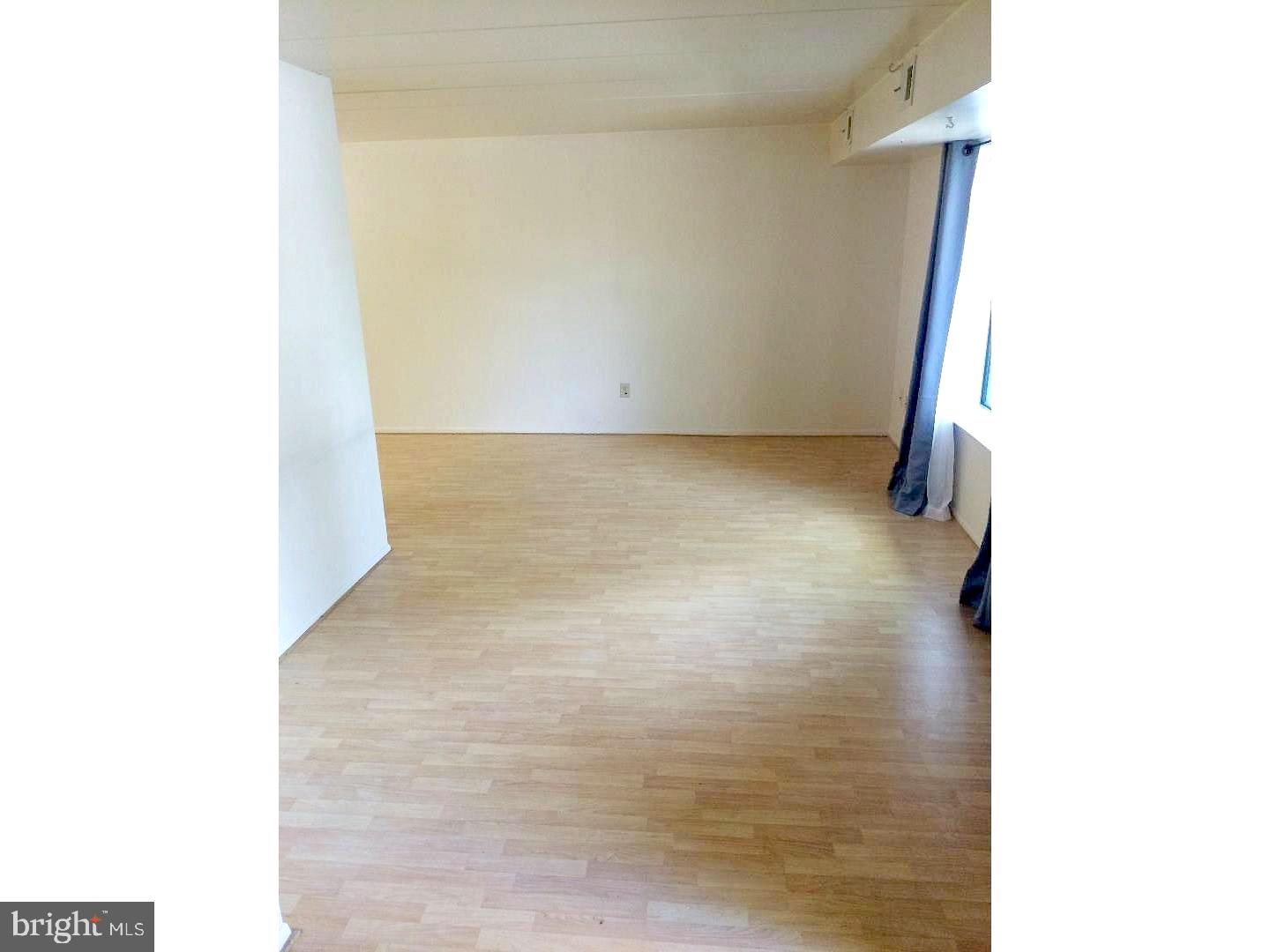 207 VILLAGE WALK 207