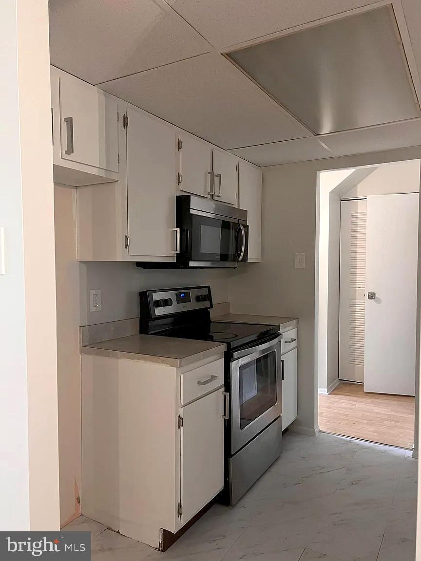 207 VILLAGE WALK 207