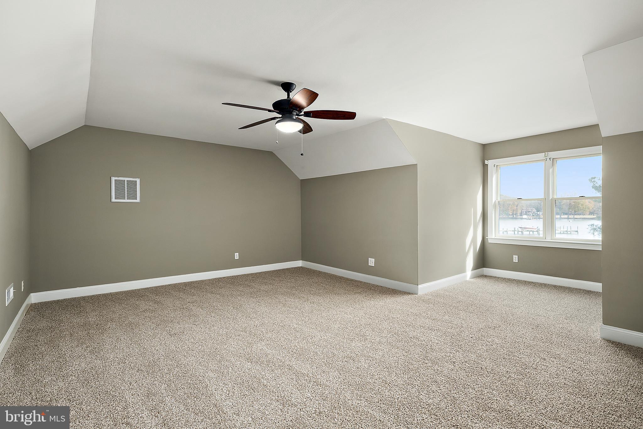 MALLARD POINT - Residential