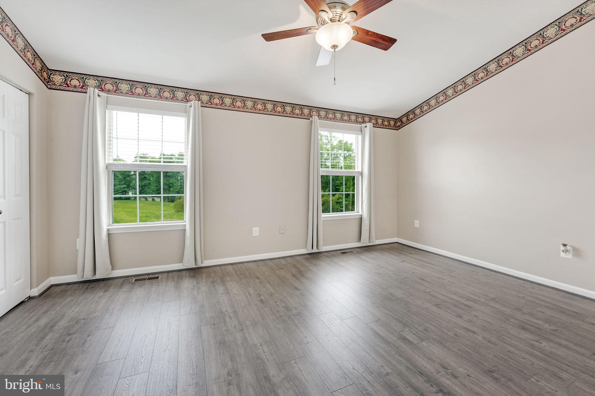 RIDGEFIELD VILLAGE - Residential