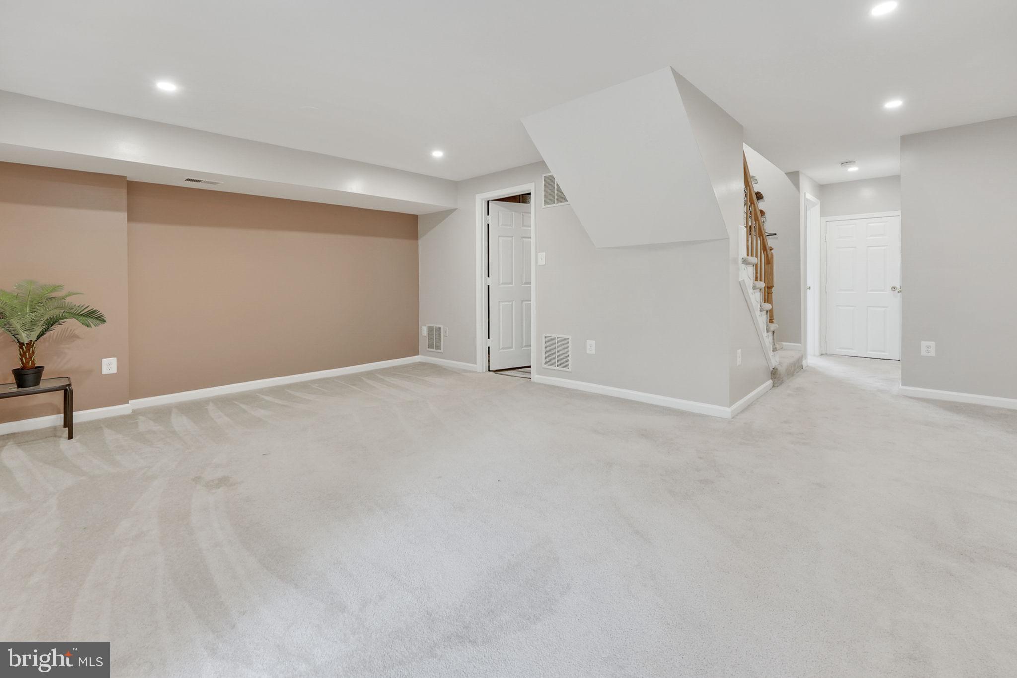 RIDGEFIELD VILLAGE - Residential