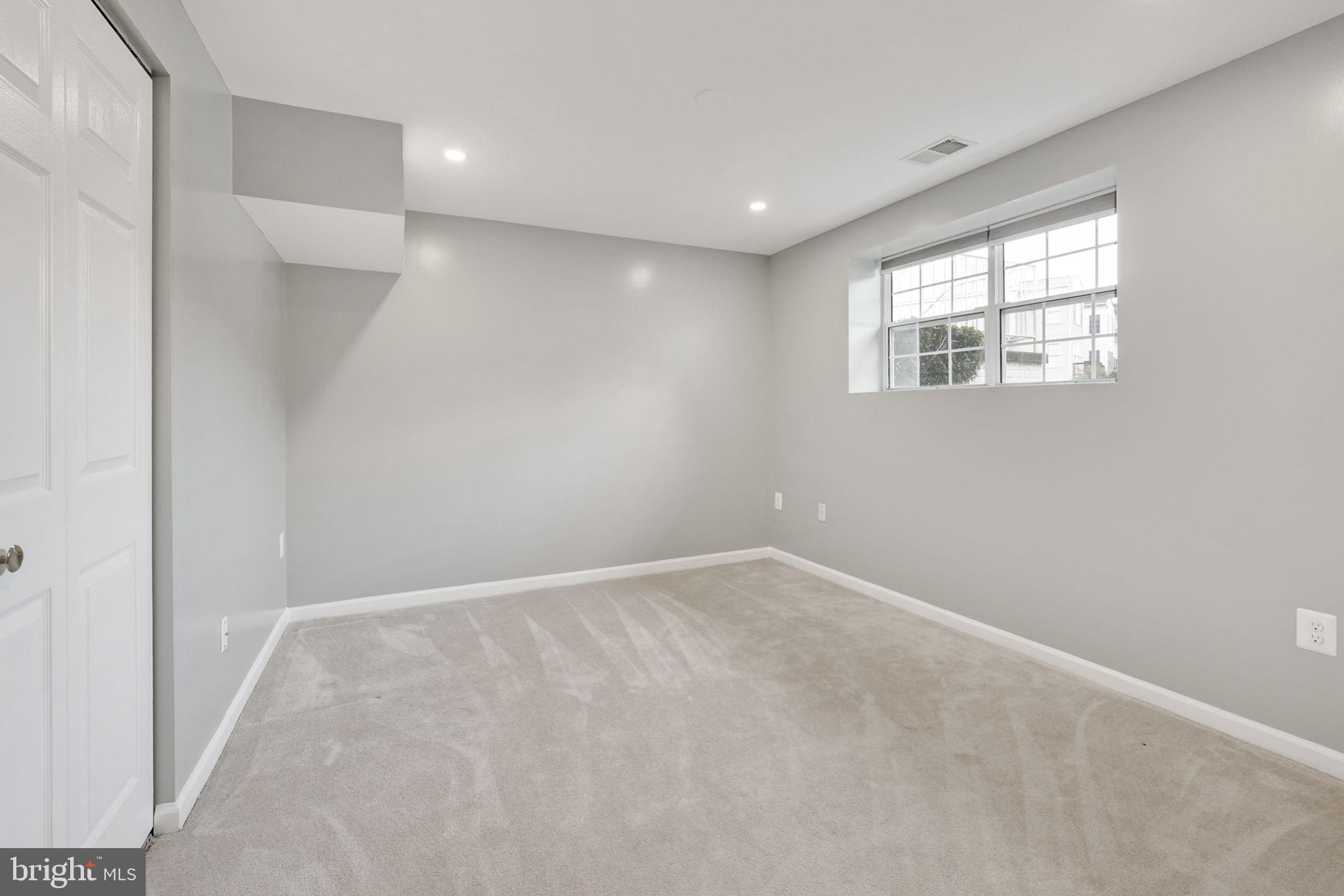 RIDGEFIELD VILLAGE - Residential