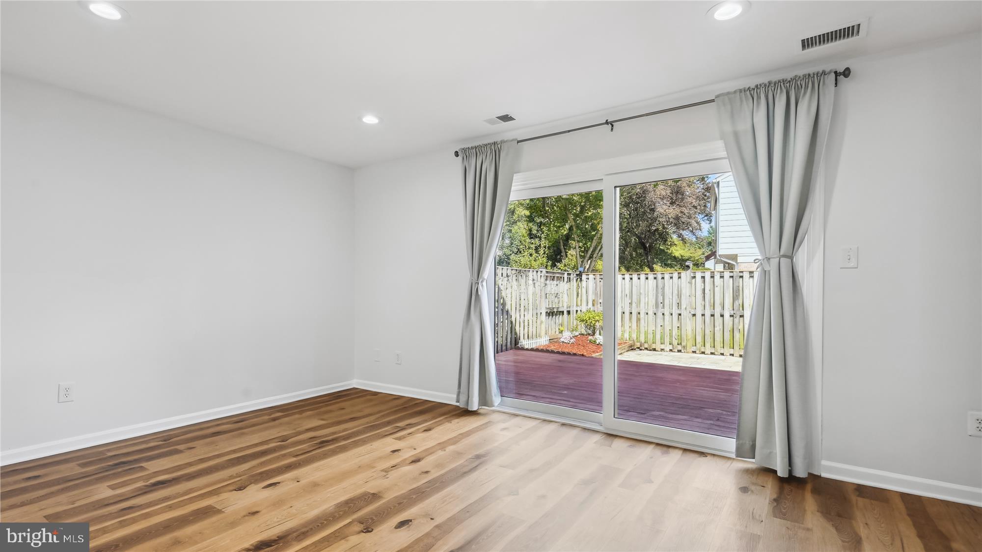 FRANCONIA COMMONS - Residential