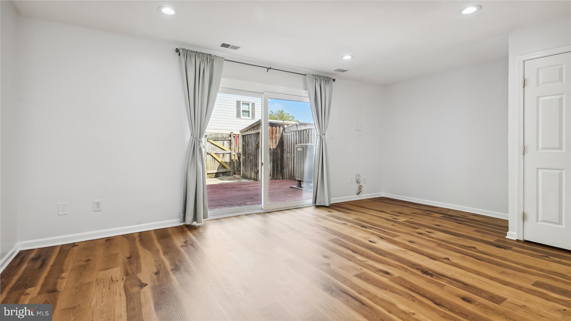 FRANCONIA COMMONS - Residential