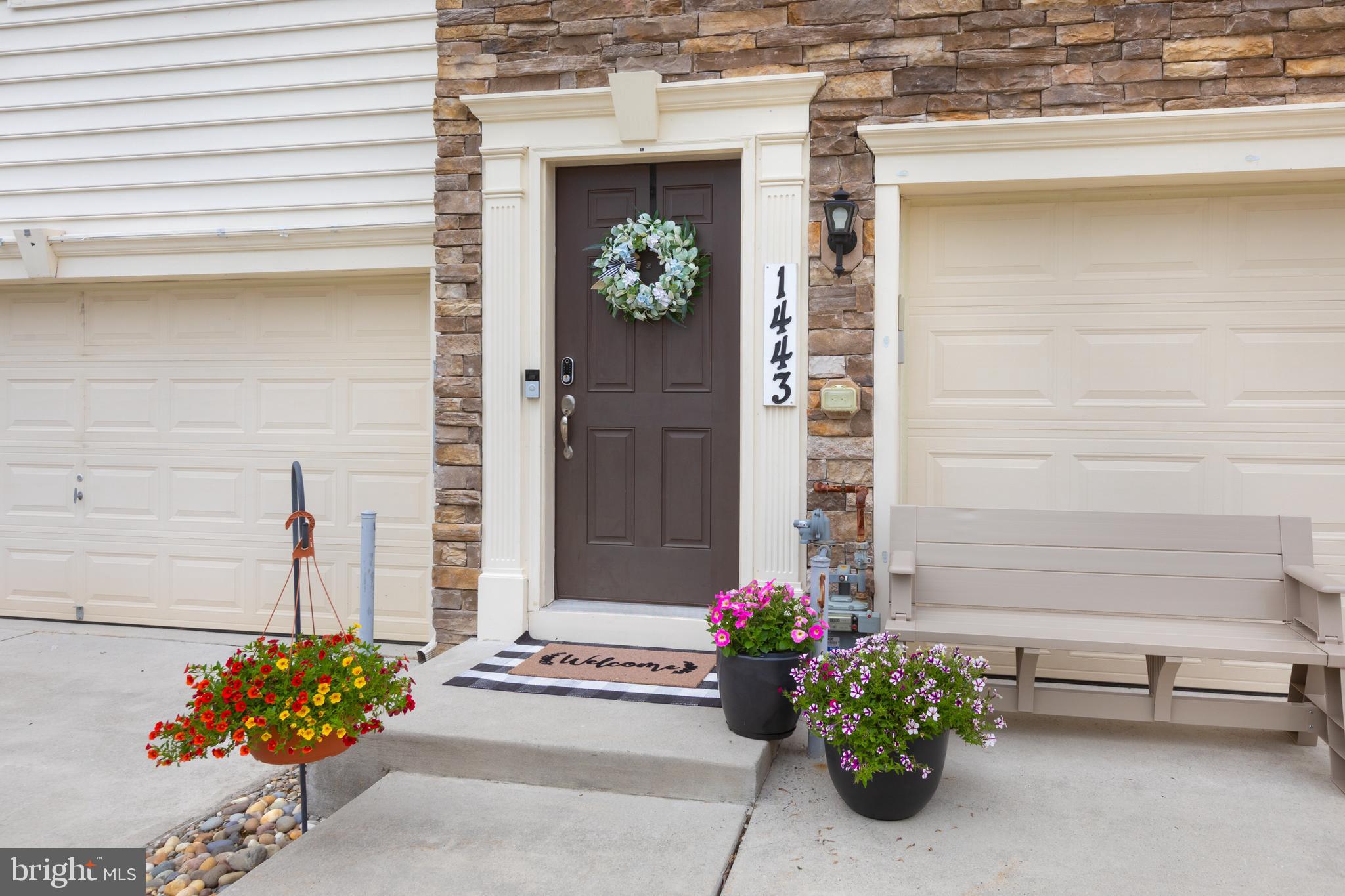 1443 LIVINGSTON SQUARE