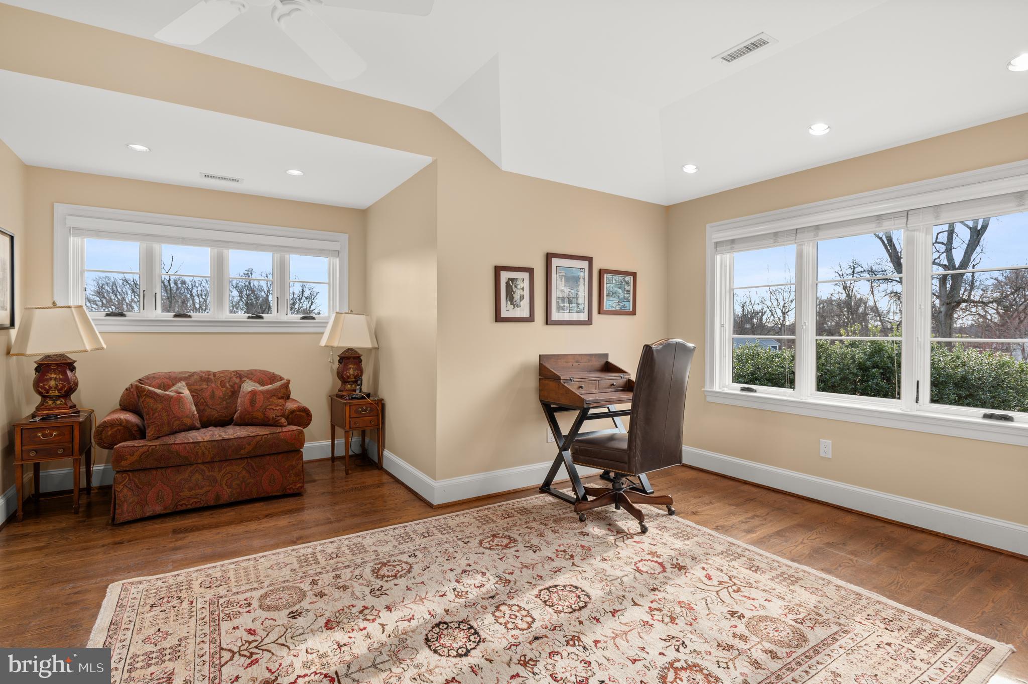 PHILLIPS PARK - Residential