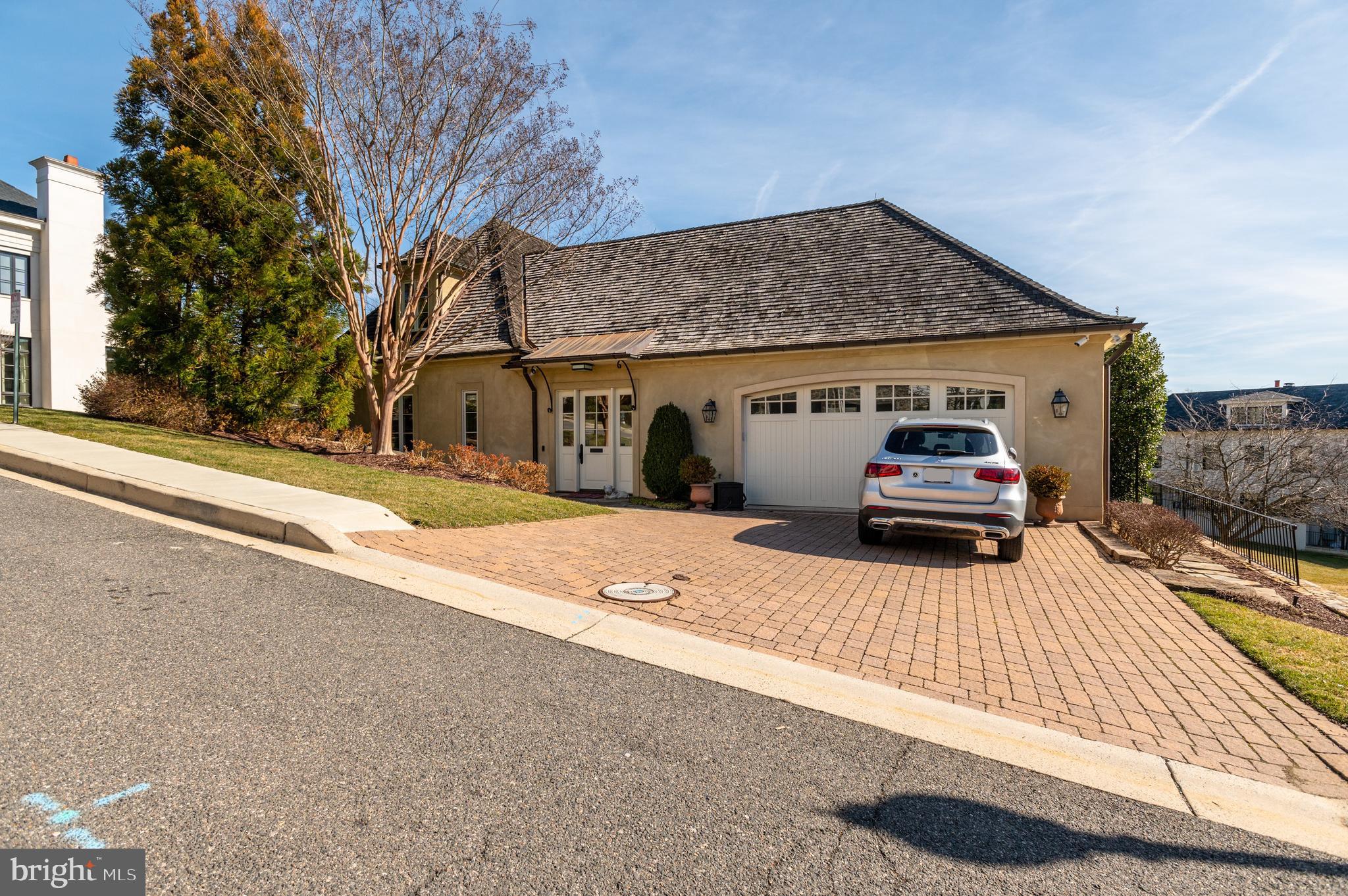 PHILLIPS PARK - Residential