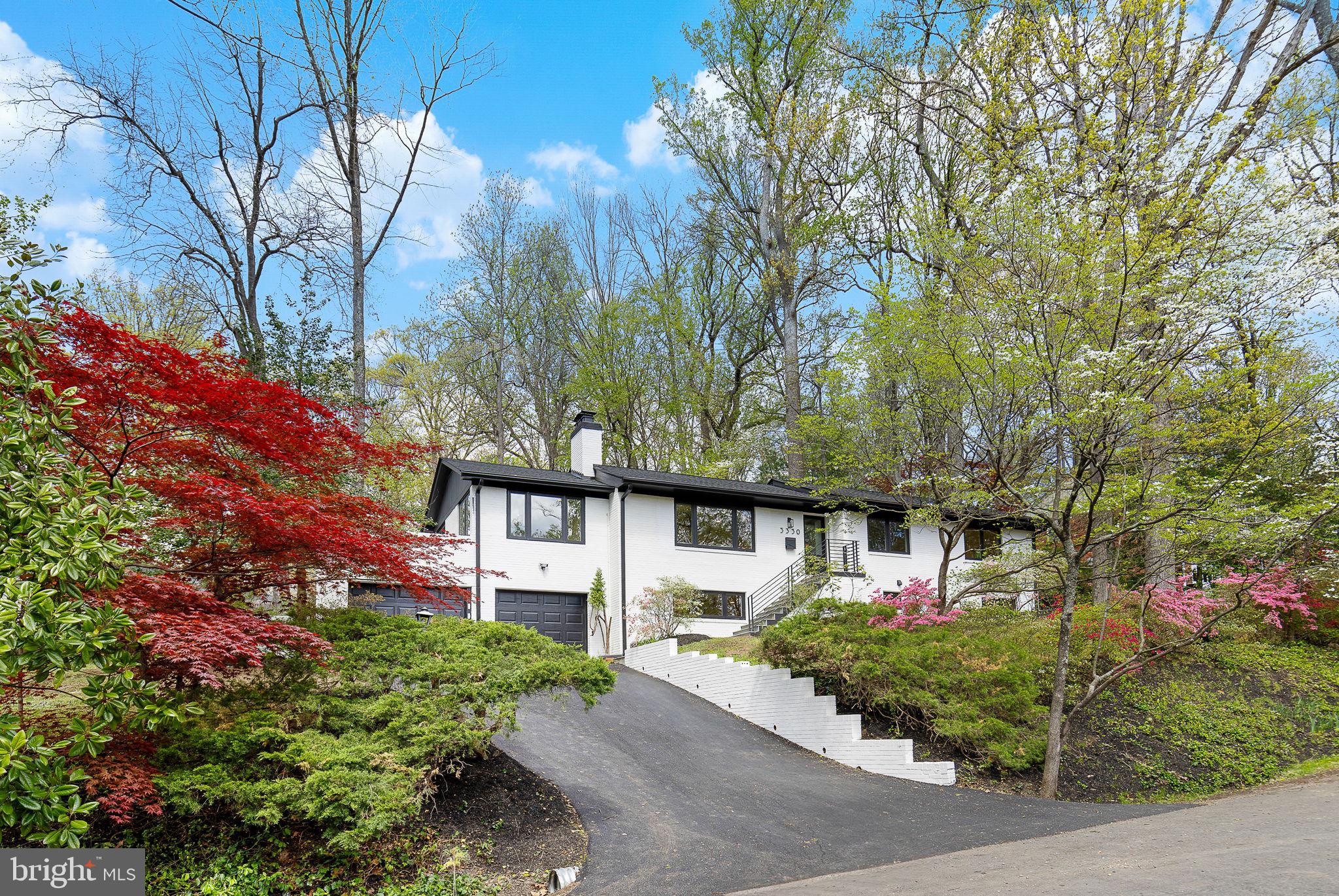 LAKE BARCROFT - Residential