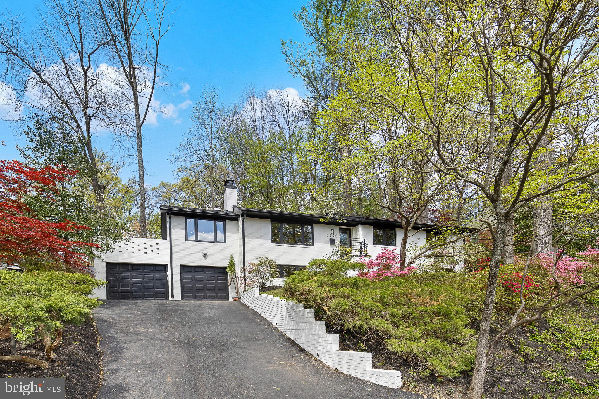 LAKE BARCROFT - Residential