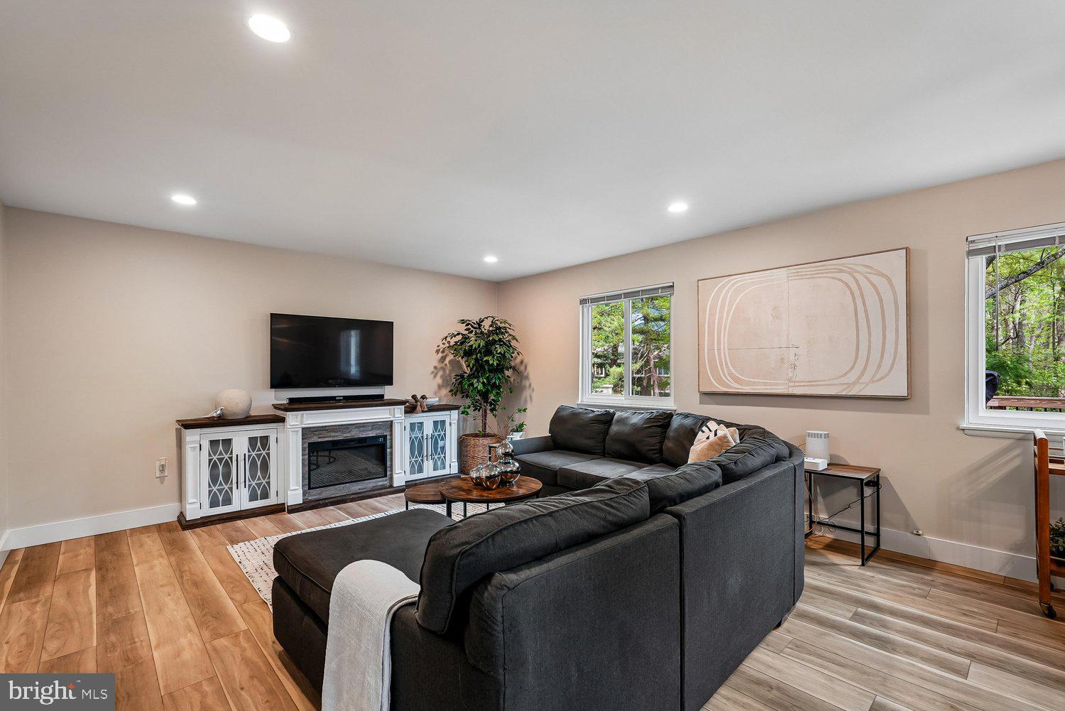 RESTON - Residential