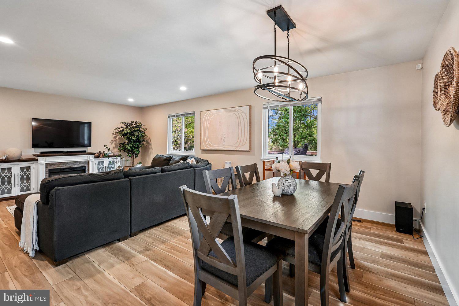 RESTON - Residential