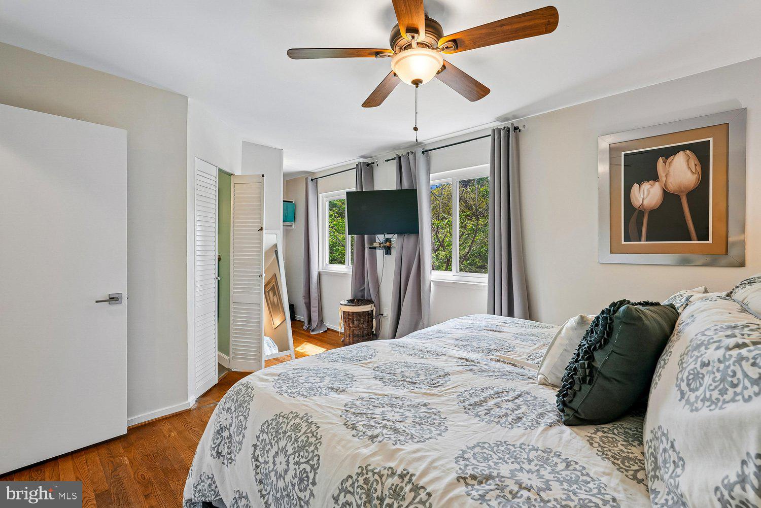 RESTON - Residential