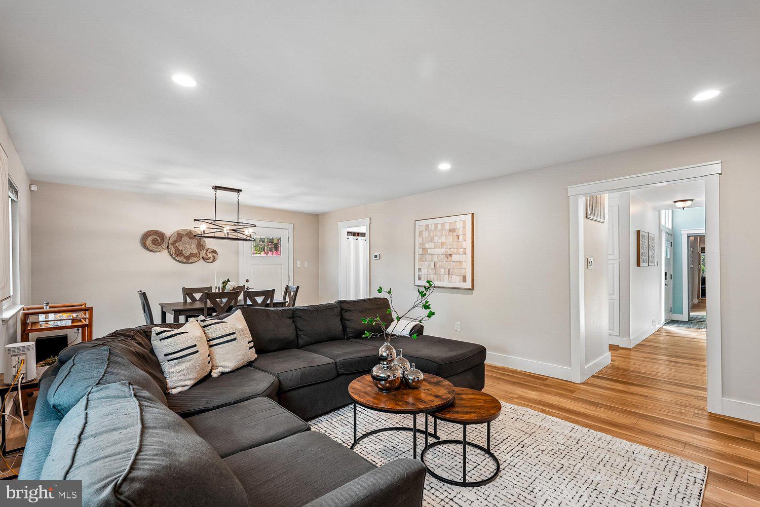 RESTON - Residential