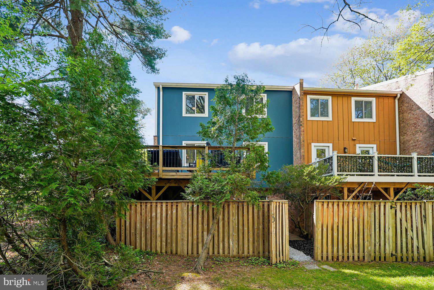 RESTON - Residential