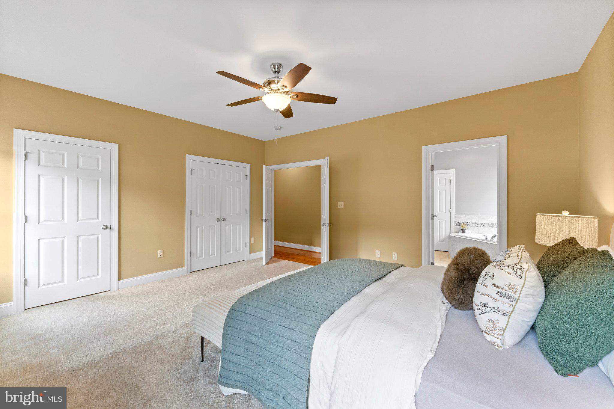 ABRAMS POINTE - Residential