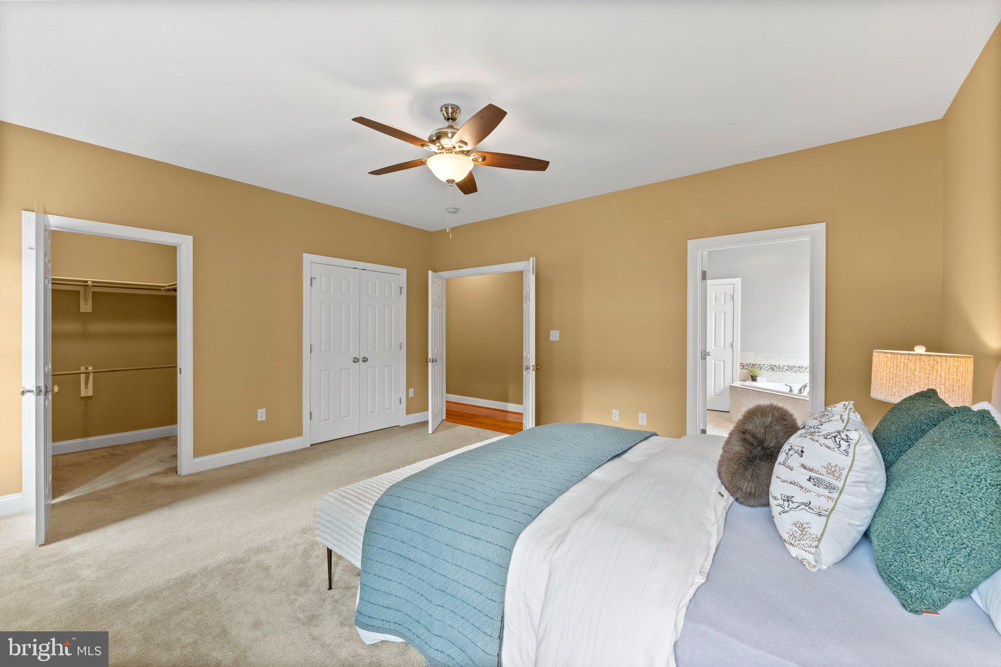 ABRAMS POINTE - Residential