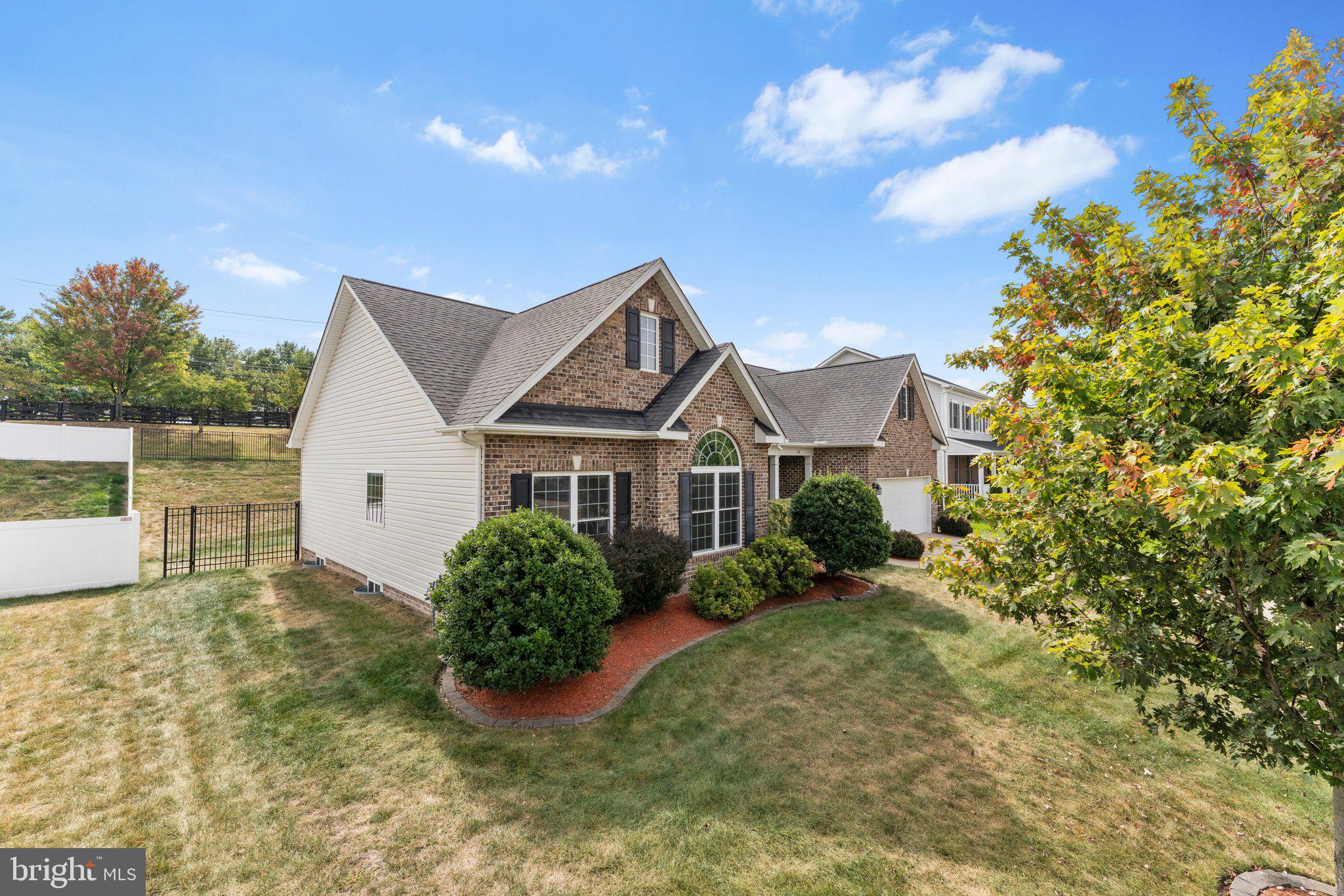 ABRAMS POINTE - Residential