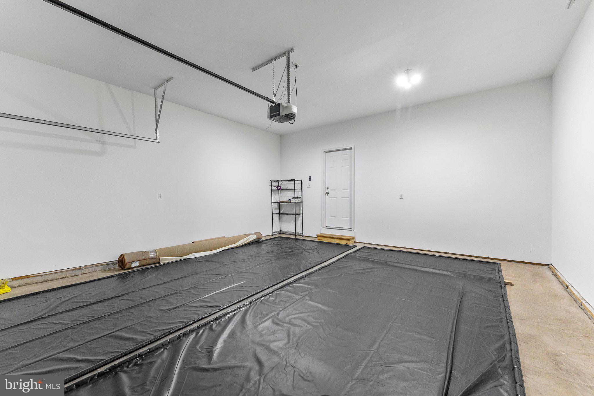 ABRAMS POINTE - Residential