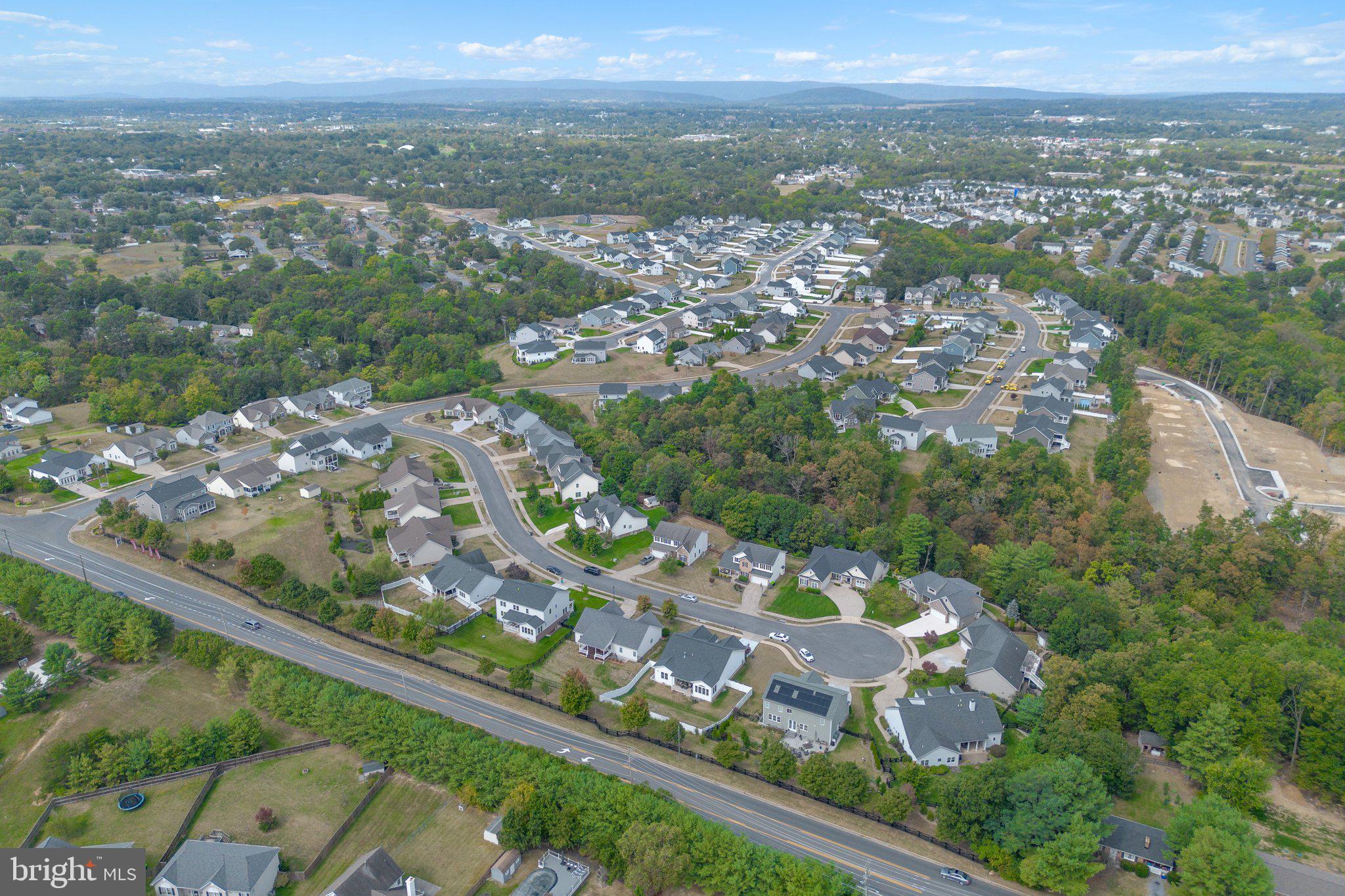 ABRAMS POINTE - Residential