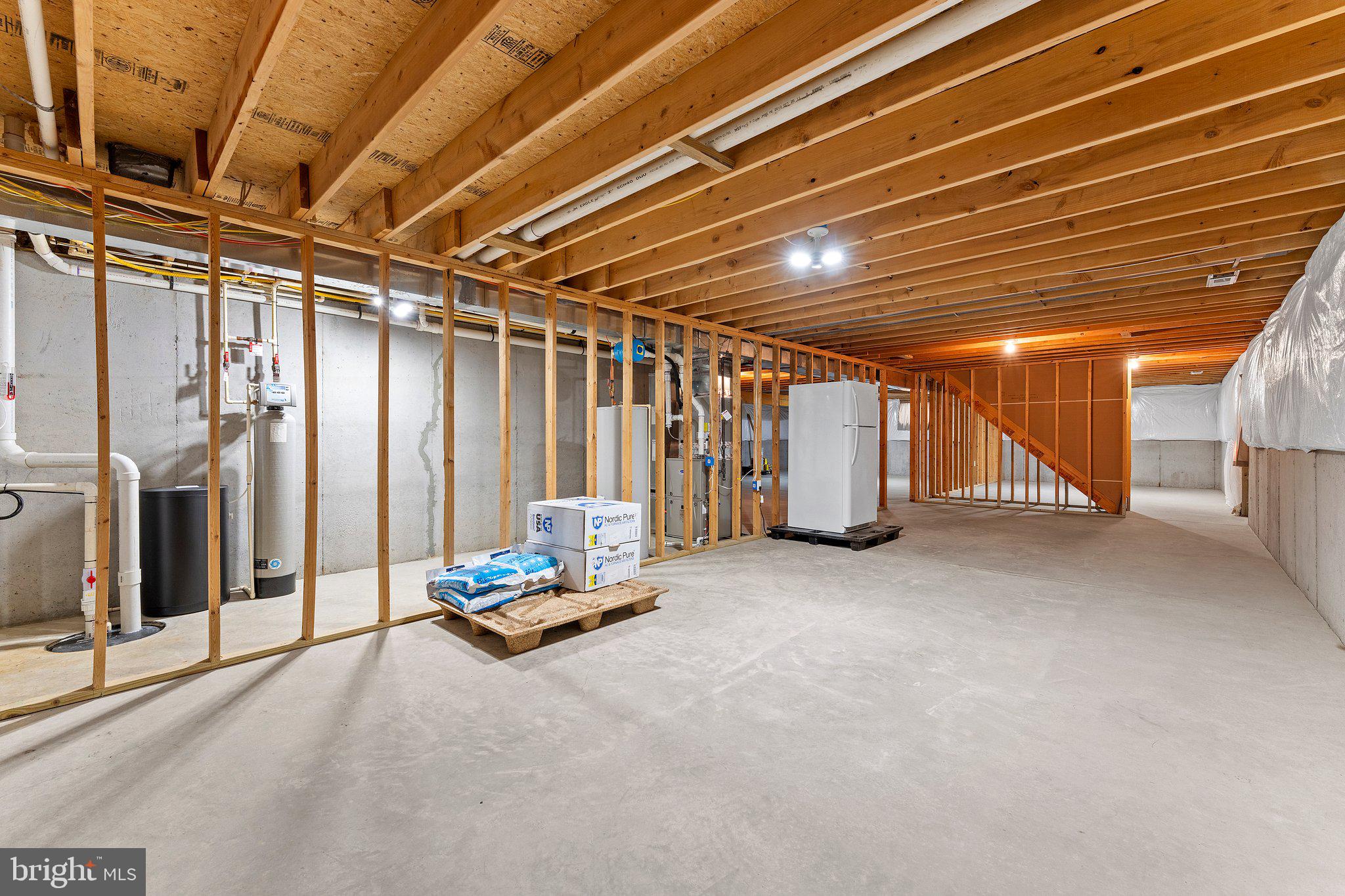 ABRAMS POINTE - Residential