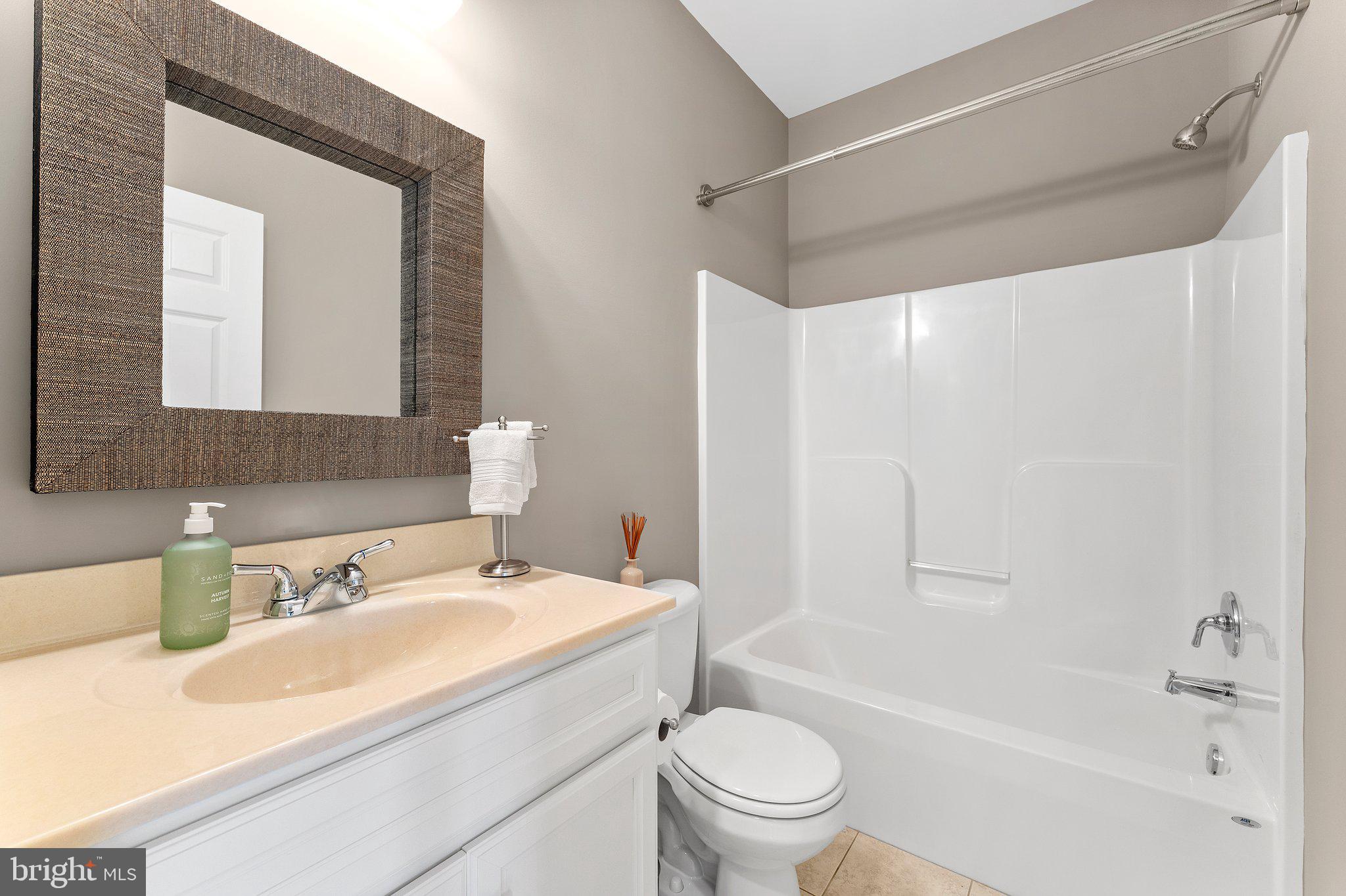 ABRAMS POINTE - Residential