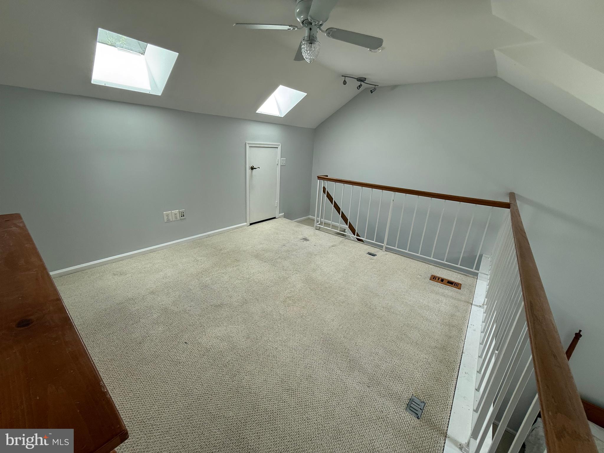 SPRINGFIELD OAKS - Residential