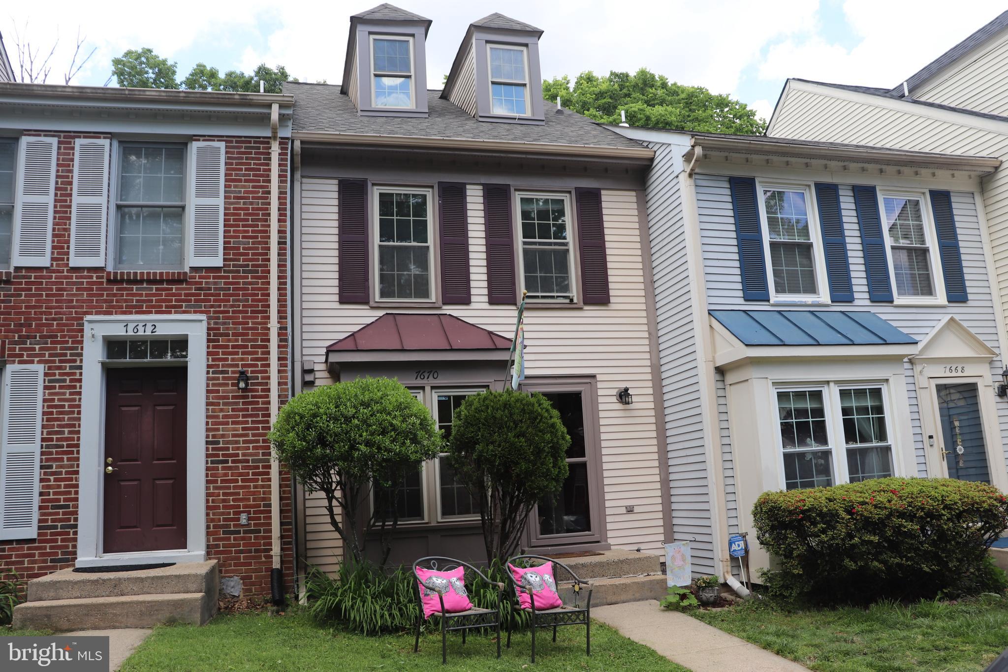 SPRINGFIELD OAKS - Residential