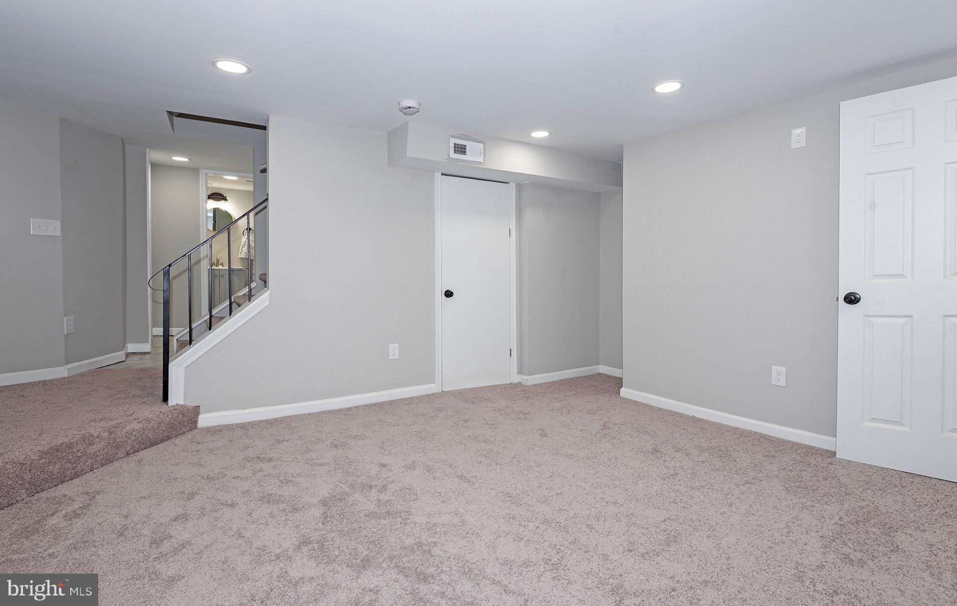 MOUNT WASHINGTON - Residential