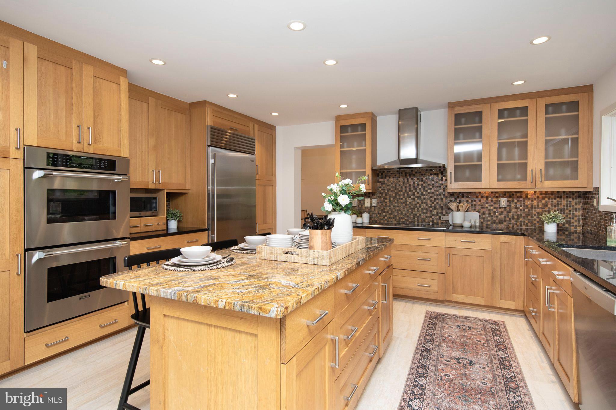 LAFAYETTE HILL - Residential