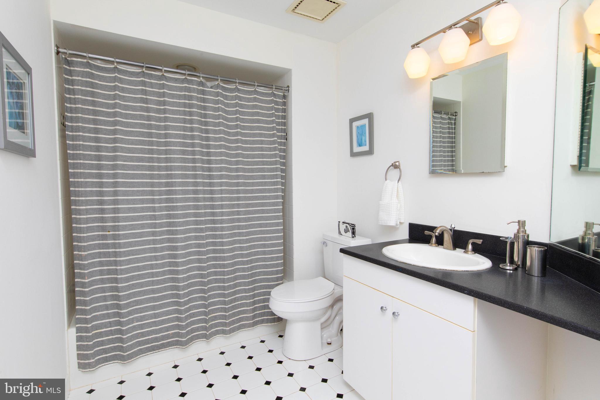 LAFAYETTE HILL - Residential