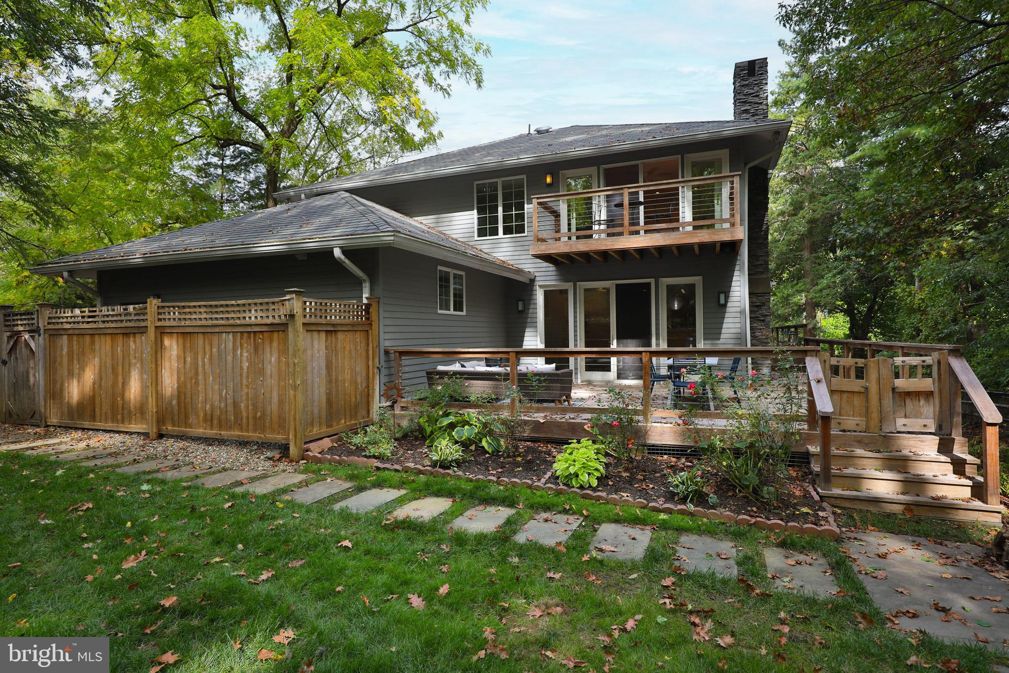 LAFAYETTE HILL - Residential