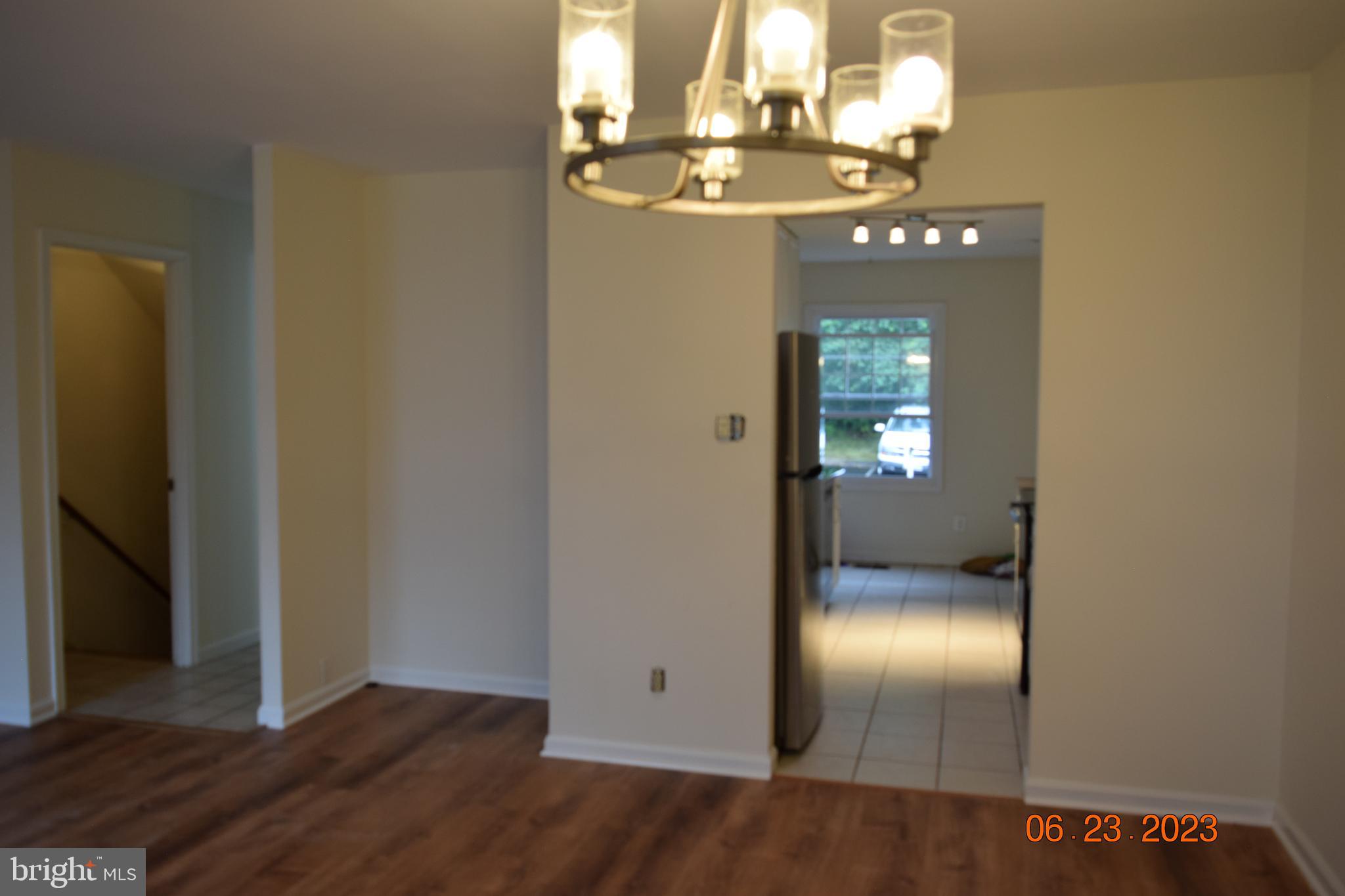 LONDON TOWNE - Residential