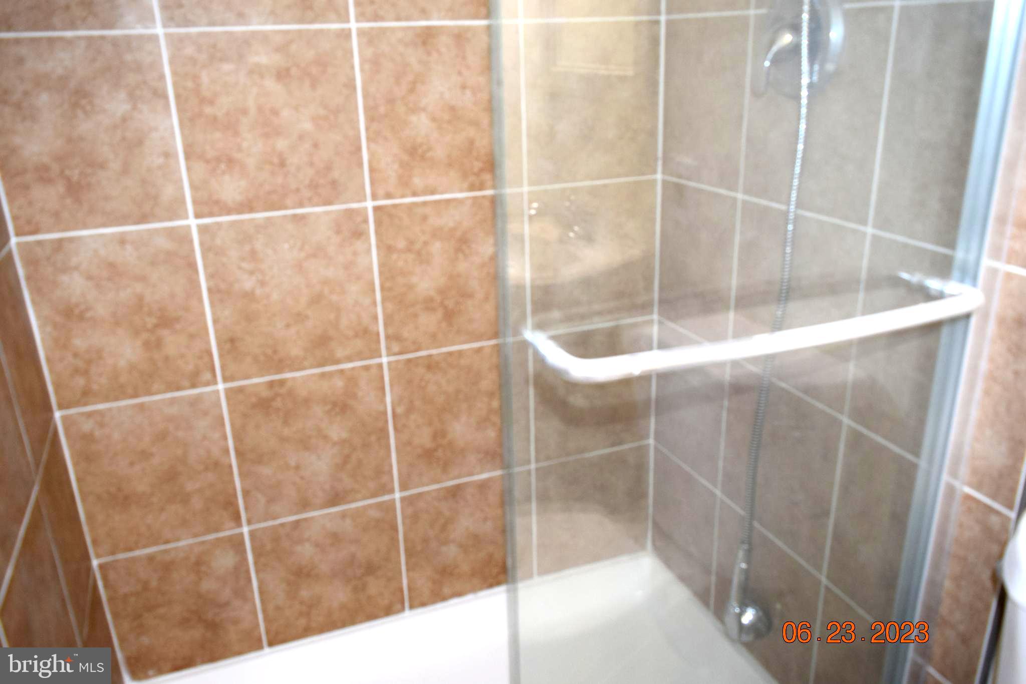 LONDON TOWNE - Residential